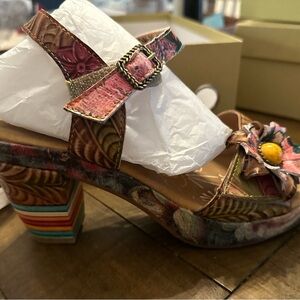 Women’s floral sandal